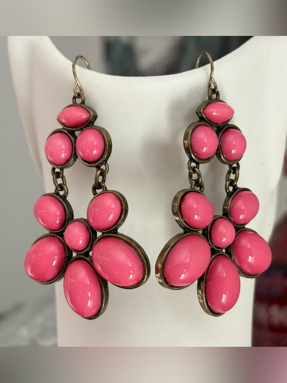 Y2K Hot Pink Statement Dangle Earrings Antique Brass Tone - Picture 5 of 12